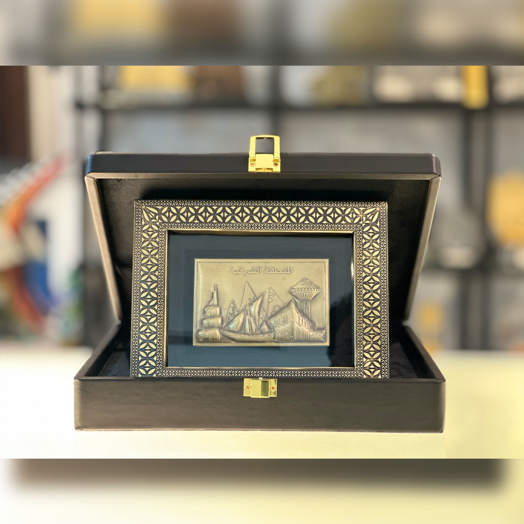 صورة لوحه تراثيه لمنطقة الشرقية - ذهبي