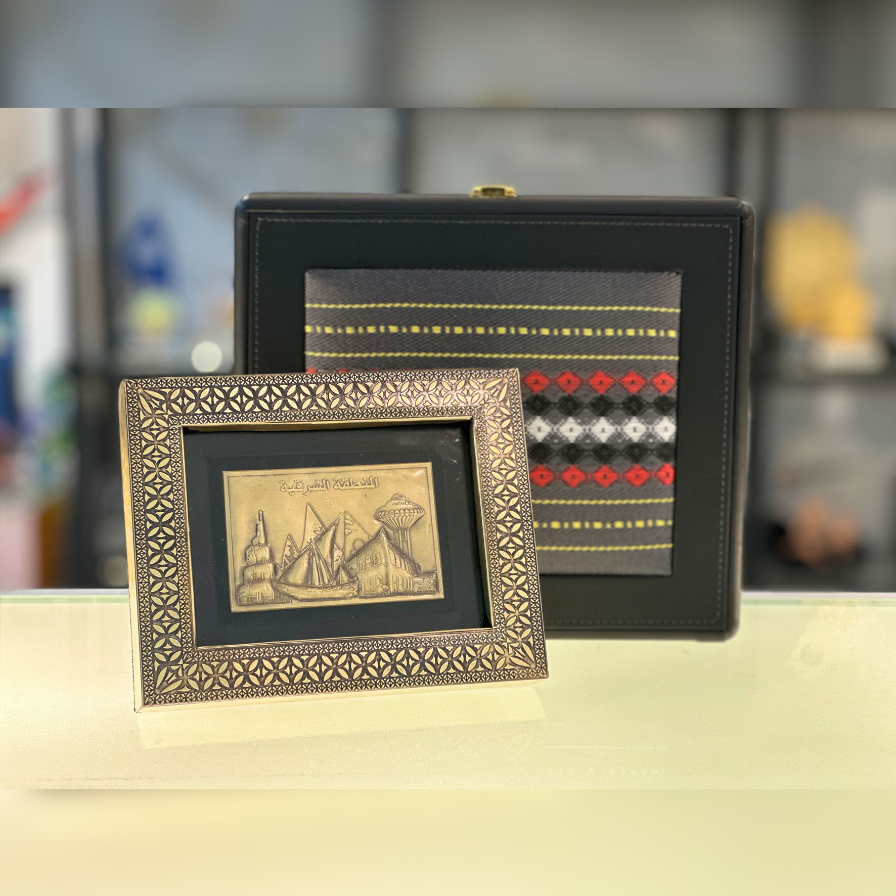 صورة لوحه تراثيه لمنطقة الشرقية - ذهبي